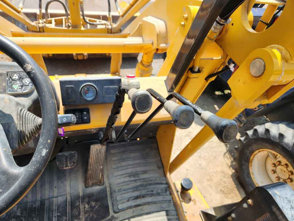 SD25-3-S76-01677