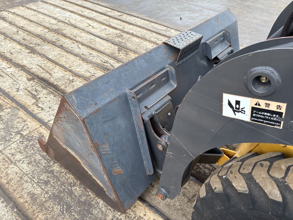 L215-NDM440790
