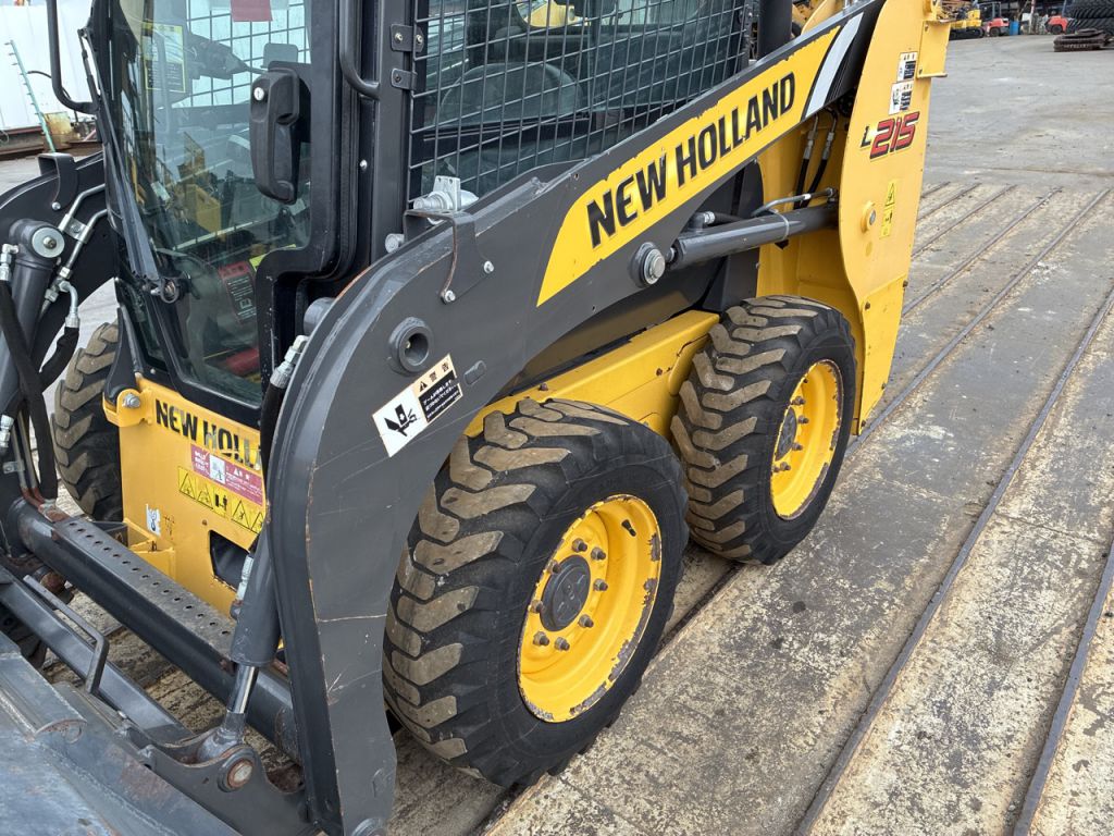 L215-NDM440790