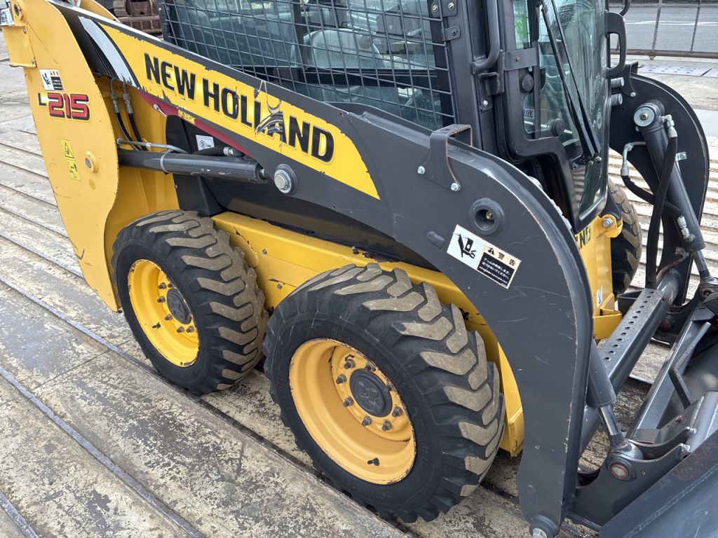 L215-NDM440790