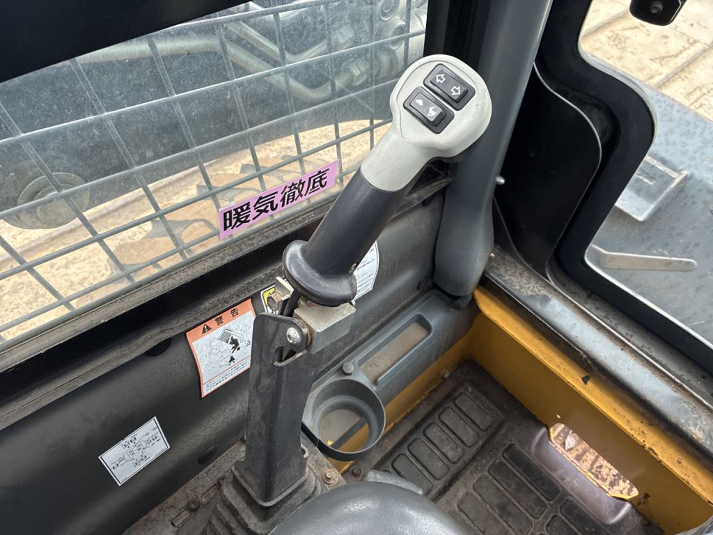 L215-NDM440790