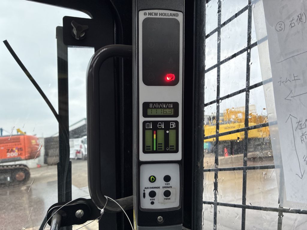 L215-NDM440790