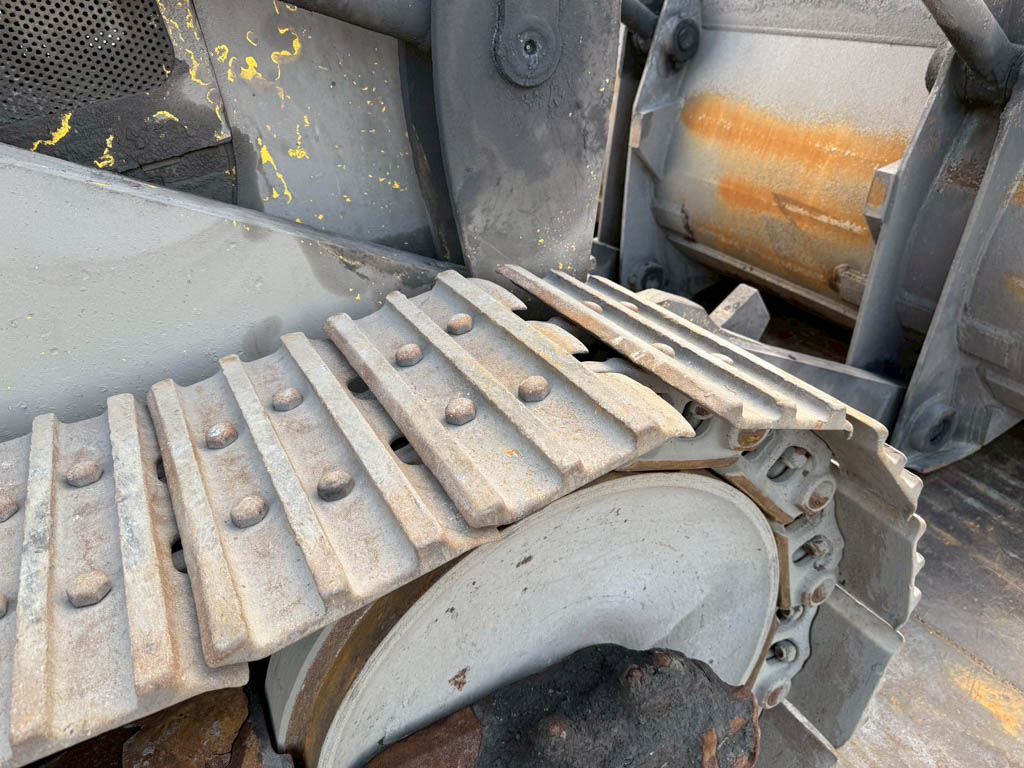 D75S-5-16696