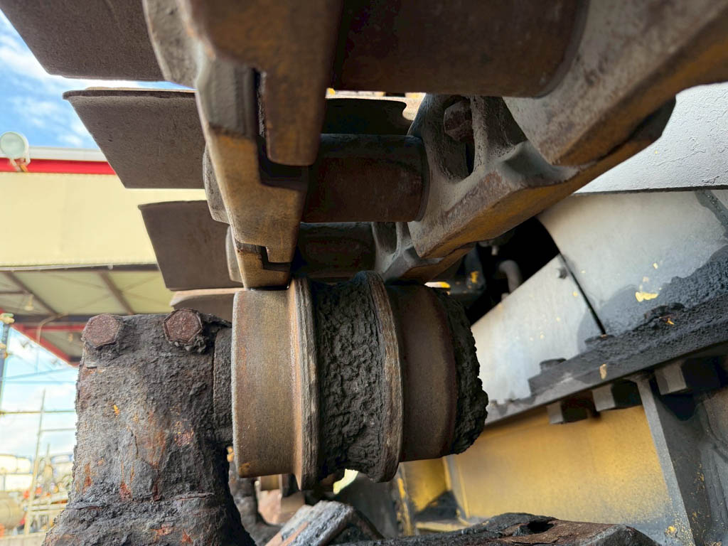 D75S-5-16696