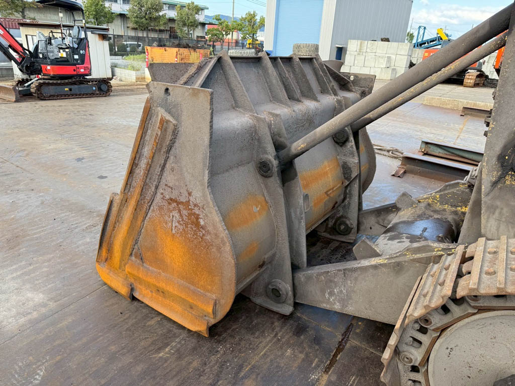D75S-5-16696