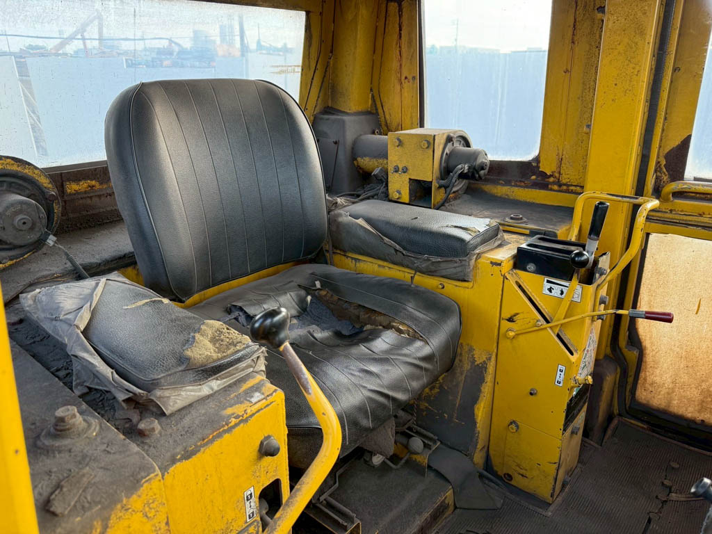 D75S-5-16696