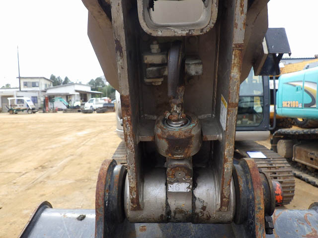 SK135SR-5-YY08-042300