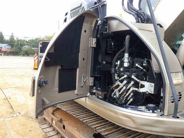 SK135SR-5-YY08-042300