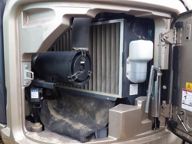 SK135SR-5-YY08-042300