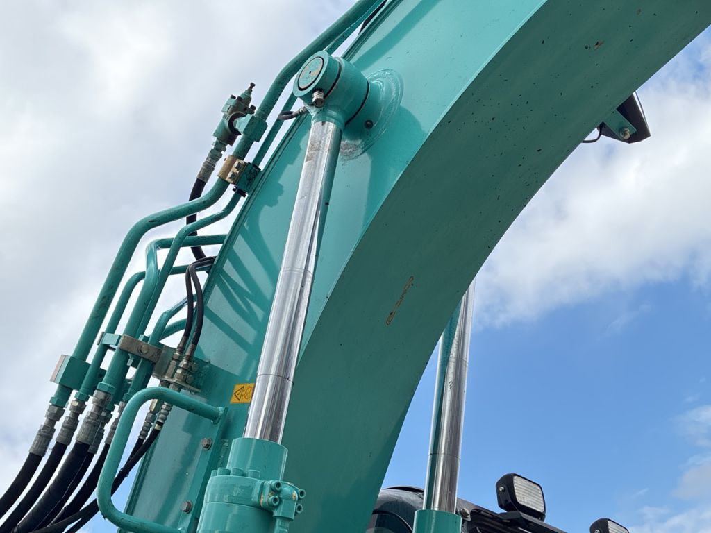 SK135SR-5-YY08-041982