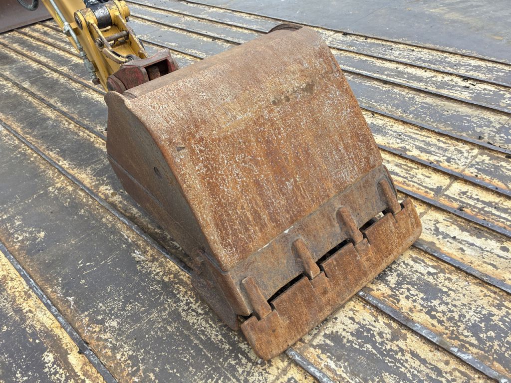 308E2CR-PC800581