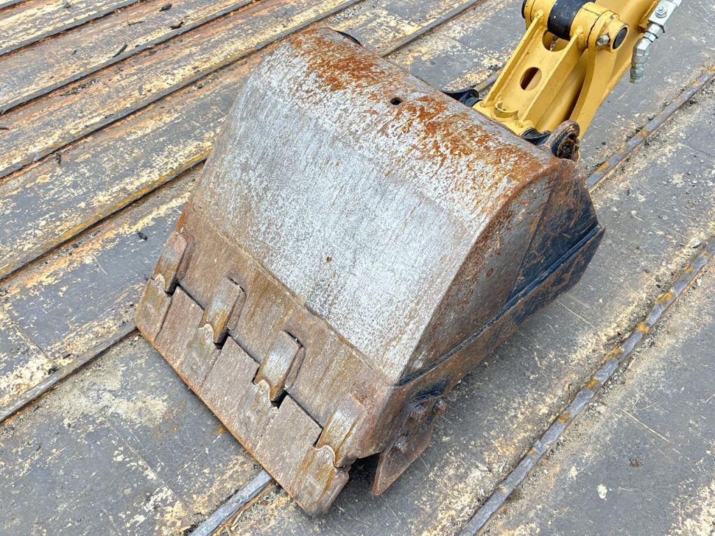 304E2CR-FC200204