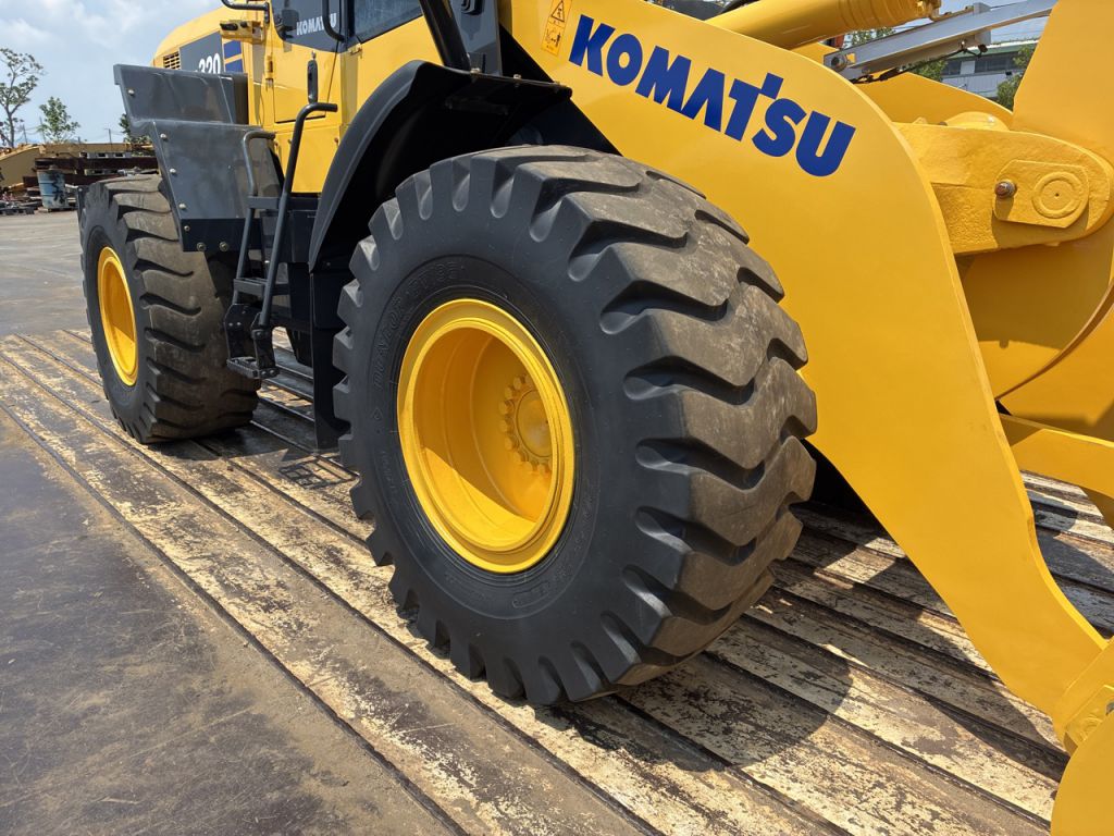 WA320-7-81067