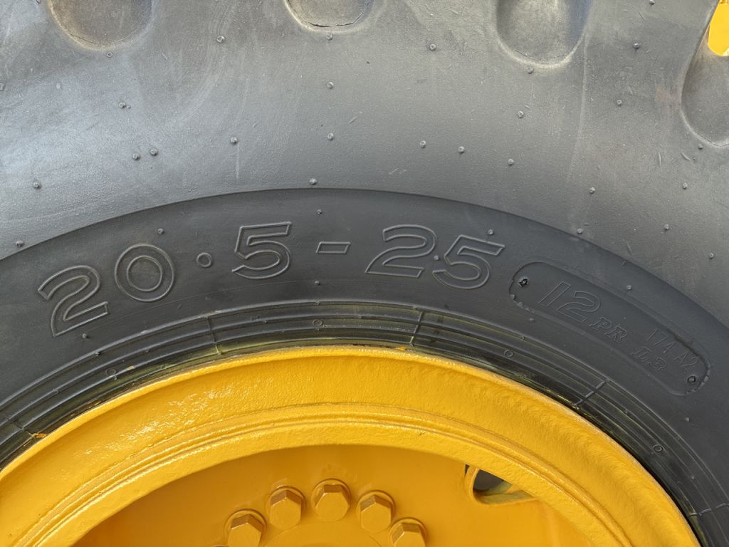 WA320-7-81067