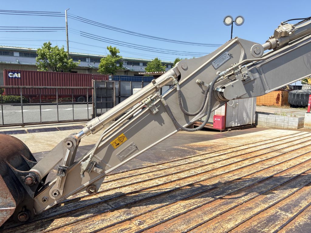 SK135SR-5-YY08-042300